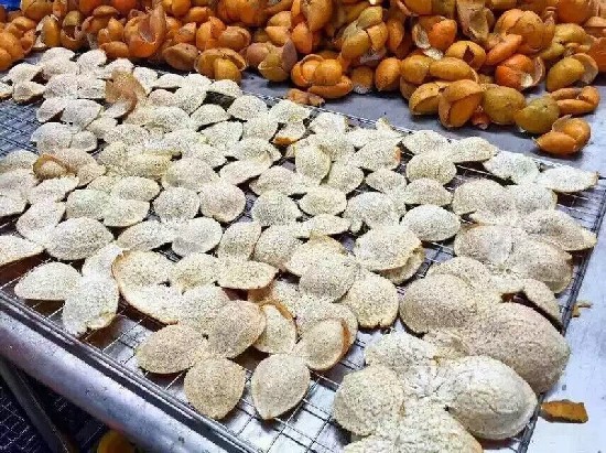 Drying Dried orange peel